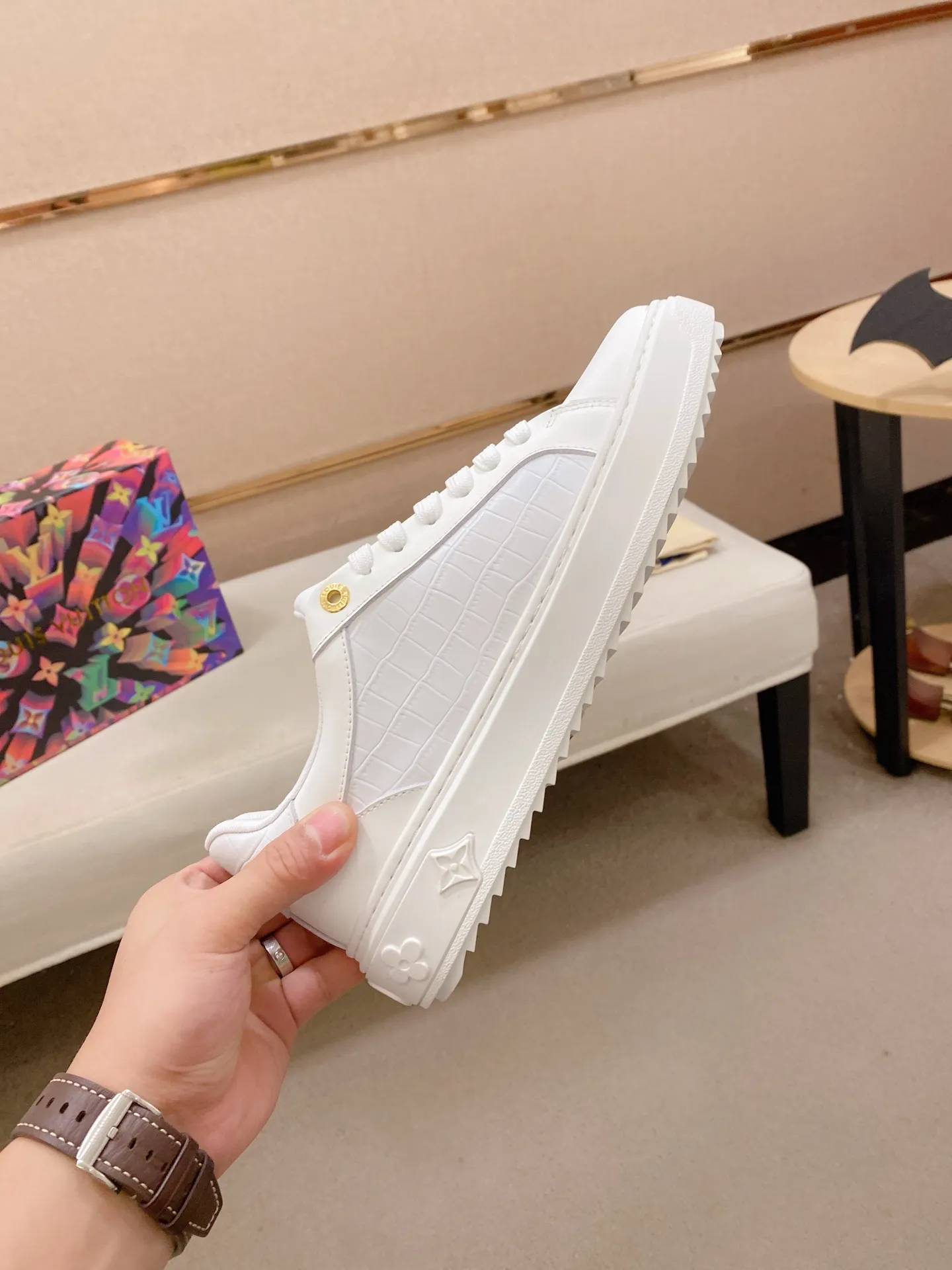Men's shoes💰: 540💰(Niuli: full package) louis vuitton (Louis Vuitton/lv) top 🔍🔍 new models are on sale at the same time at the counter. The upper 🇮🇹 is imported from Italy, first-layer cowhide, and the lining is fully imported cowhide. 💪💪, completely 1⃣️ to 1 ⃣️Re-engraved🇮🇹💪💪, ⚠Sole: The original sole is specially provided by the original factory, the exclusive movable molded sole is super comfortable, ⚠The original factory follows the order, 🔍🔍high quality, you can enter and exit the counter at will, welcome to compare⚠. Code number:38-44